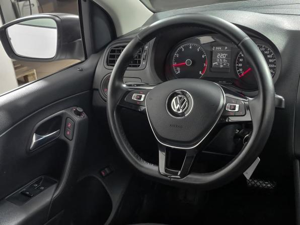 Volkswagen Polo V Рестайлинг с пробегом 2019 года, цена 1 299 000 рублей, 131513 км, седан, Автокод Объявления