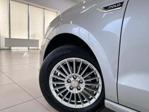 Volkswagen Polo V Рестайлинг с пробегом 2017 года, цена 1 040 000 рублей, 135000 км, седан, Автокод Объявления