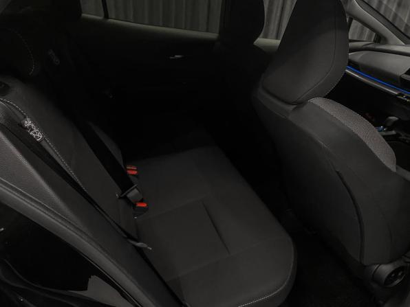 Toyota Prius V (XW60) с пробегом 2023 года, цена 3 500 000 рублей, 26000 км, лифтбек, Автокод Объявления