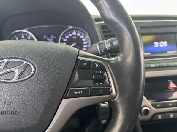 Hyundai Elantra VI (AD) с пробегом 2016 года, цена 1 499 000 рублей, 156000 км, седан, Автокод Объявления