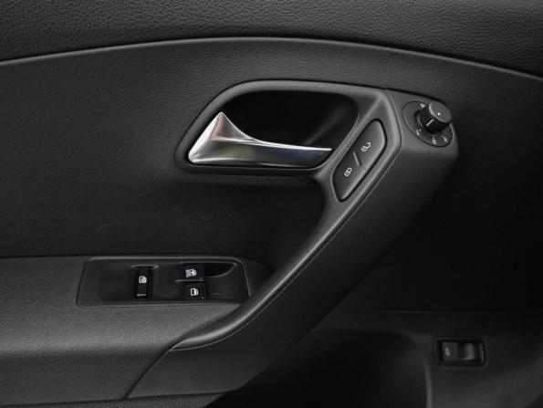 Volkswagen Polo V Рестайлинг с пробегом 2016 года, цена 1 249 000 рублей, 78091 км, седан, Автокод Объявления