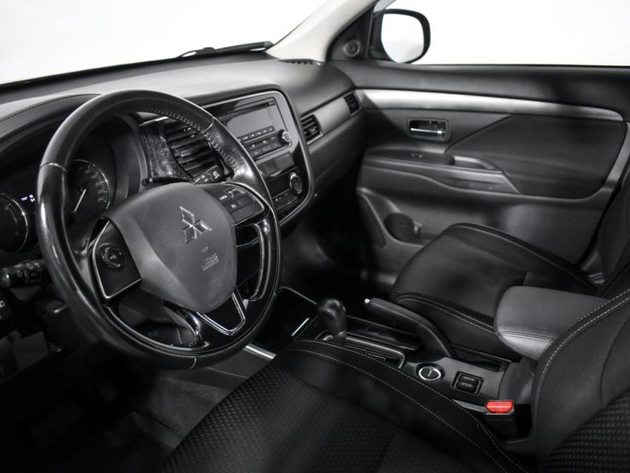 Mitsubishi Outlander III Рестайлинг 2 Санкт-Петербург  - изображение 10