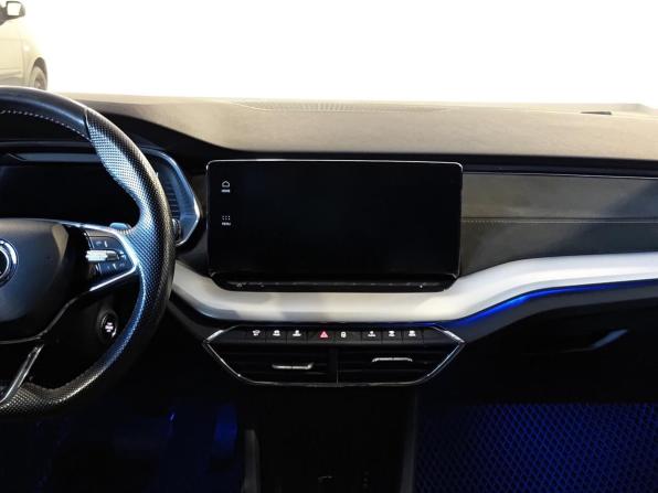 Skoda Octavia IV (A8) с пробегом 2021 года, цена 2 423 000 рублей, 88155 км, лифтбек, Автокод Объявления
