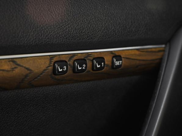 Toyota Land Cruiser 200 Series Рестайлинг 1 с пробегом 2014 года, цена 2 749 000 рублей, 579639 км, внедорожник, Автокод Объявления