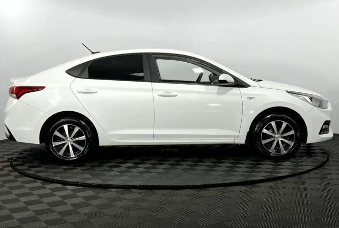 Hyundai Solaris II с пробегом 2019 года, цена 1 075 000 рублей, 120104 км, седан, Автокод Объявления