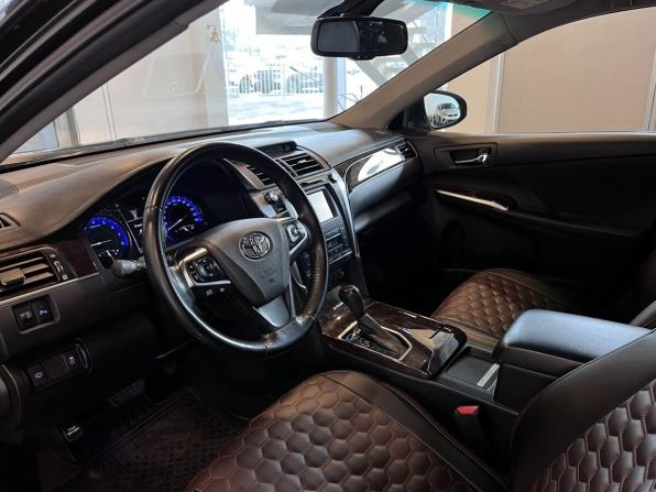 Toyota Camry VII (XV50) Рестайлинг с пробегом 2017 года, цена 1 999 000 рублей, 205356 км, седан, Автокод Объявления