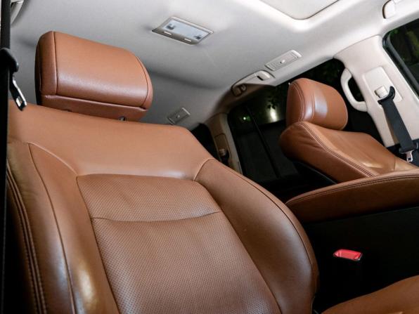 Toyota Land Cruiser 200 Series Рестайлинг 1 с пробегом 2014 года, цена 5 279 900 рублей, 180045 км, внедорожник, Автокод Объявления