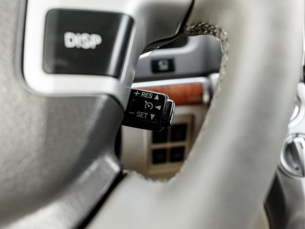 Toyota Land Cruiser 200 Series Рестайлинг 1 с пробегом 2012 года, цена 3 880 000 рублей, 235050 км, внедорожник, Автокод Объявления