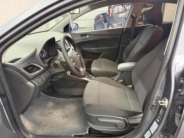 Hyundai Solaris II с пробегом 2017 года, цена 1 297 000 рублей, 168520 км, седан, Автокод Объявления