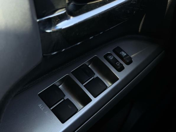 Toyota Land Cruiser 200 Series Рестайлинг 1 с пробегом 2013 года, цена 3 299 000 рублей, 180605 км, внедорожник, Автокод Объявления