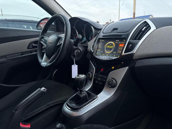 Chevrolet Cruze I Рестайлинг с пробегом 2013 года, цена 700 000 рублей, 176000 км, хэтчбек, Автокод Объявления