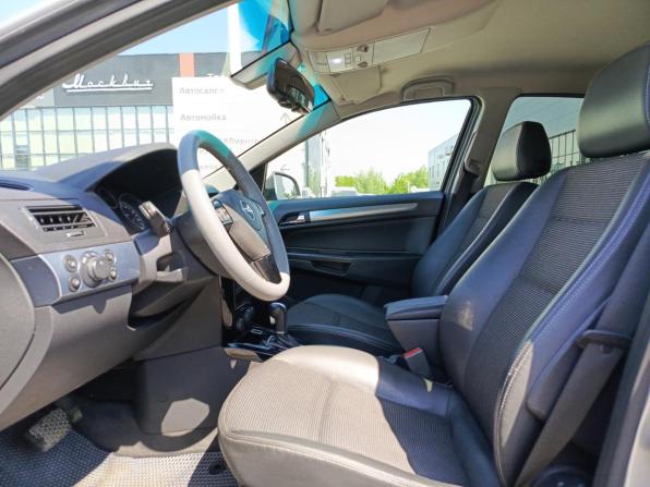 Opel Astra H Рестайлинг с пробегом 2012 года, цена 380 000 рублей, 112067 км, седан, Автокод Объявления