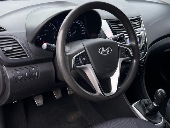 Hyundai Solaris I с пробегом 2012 года, цена 740 000 рублей, 172140 км, седан, Автокод Объявления