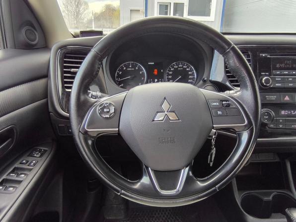Mitsubishi Outlander III Рестайлинг 2 с пробегом 2016 года, цена 1 697 000 рублей, 210560 км, внедорожник, Автокод Объявления
