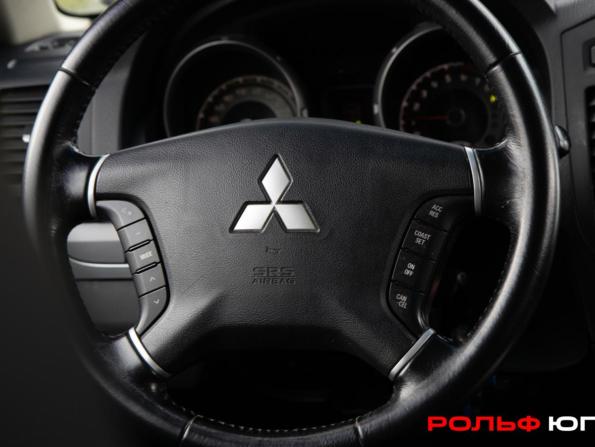 Mitsubishi Pajero IV Рестайлинг 1 с пробегом 2013 года, цена 1 798 000 рублей, 275337 км, внедорожник, Автокод Объявления