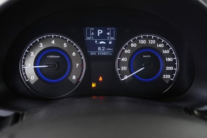 Hyundai Solaris I Рестайлинг с пробегом 2015 года, цена 860 000 рублей, 272435 км, седан, Автокод Объявления