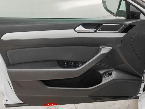 Volkswagen Passat B8 с пробегом 2016 года, цена 1 740 000 рублей, 89421 км, седан, Автокод Объявления