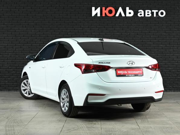 Hyundai Solaris II с пробегом 2017 года, цена 1 180 000 рублей, 140706 км, седан, Автокод Объявления