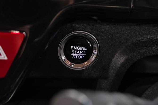 Honda Stepwgn V с пробегом 2015 года, цена 1 799 000 рублей, 132723 км, минивэн, Автокод Объявления