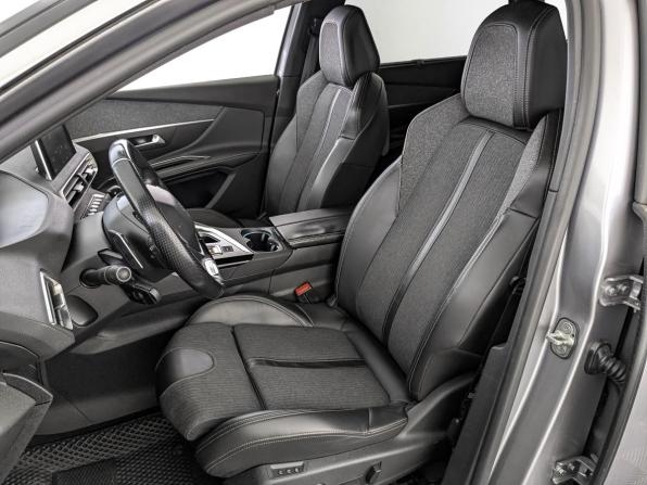 Peugeot 5008 II с пробегом 2018 года, цена 1 999 000 рублей, 88974 км, внедорожник, Автокод Объявления