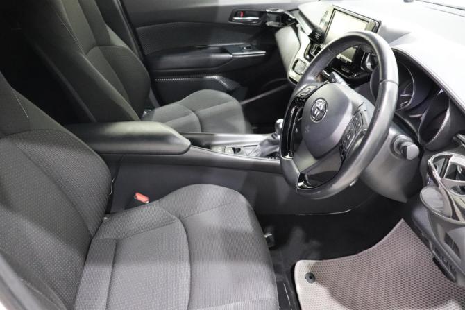 Toyota C-HR I с пробегом 2018 года, цена 1 890 000 рублей, 93169 км, внедорожник, Автокод Объявления
