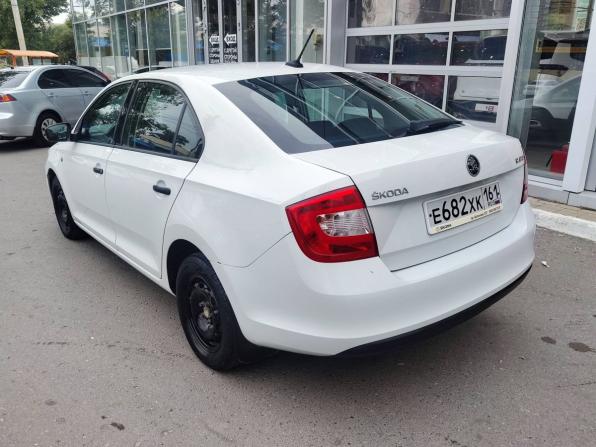 Skoda Rapid I с пробегом 2017 года, цена 950 000 рублей, 182529 км, лифтбек, Автокод Объявления
