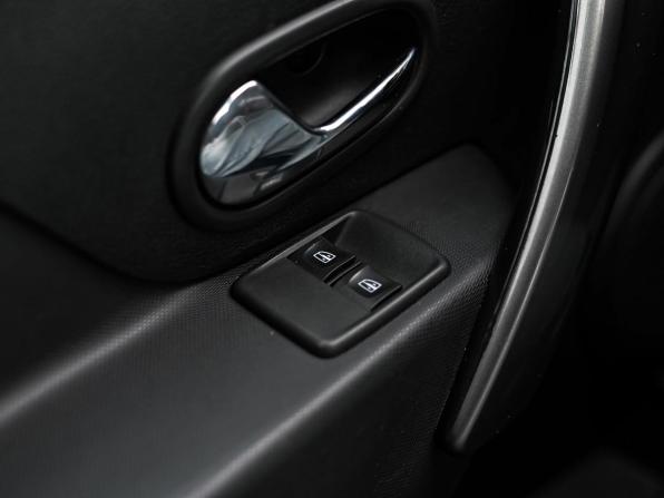 Renault Logan II с пробегом 2017 года, цена 750 000 рублей, 134808 км, седан, Автокод Объявления