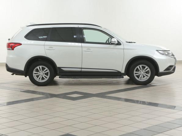 Mitsubishi Outlander III Рестайлинг 3 с пробегом 2022 года, цена 2 257 000 рублей, 77989 км, внедорожник, Автокод Объявления