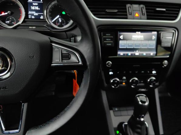 Skoda Octavia III (A7) Рестайлинг с пробегом 2019 года, цена 2 119 000 рублей, 52473 км, лифтбек, Автокод Объявления