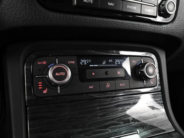Volkswagen Touareg II с пробегом 2013 года, цена 2 098 000 рублей, 172619 км, внедорожник, Автокод Объявления