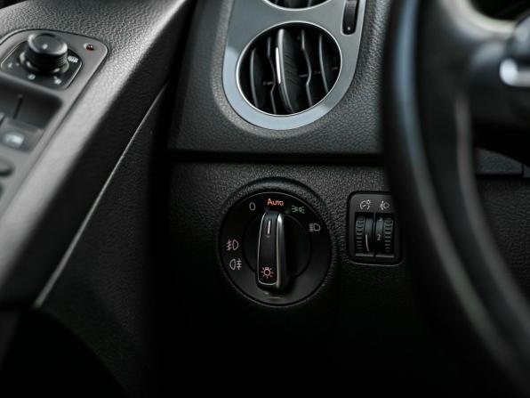 Volkswagen Tiguan I Рестайлинг с пробегом 2015 года, цена 1 220 000 рублей, 188242 км, внедорожник, Автокод Объявления