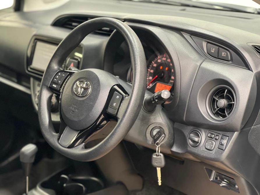 Toyota Vitz III (XP130) Рестайлинг 2 Кемерово  - изображение 15