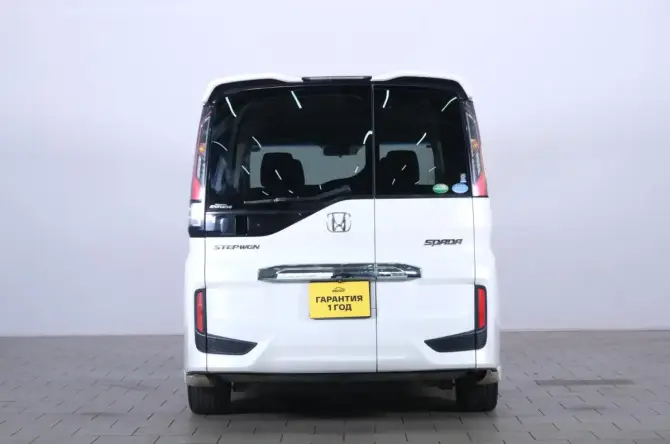 Honda Stepwgn V с пробегом 2015 года, цена 1 869 000 рублей, 102000 км, минивэн, Автокод Объявления