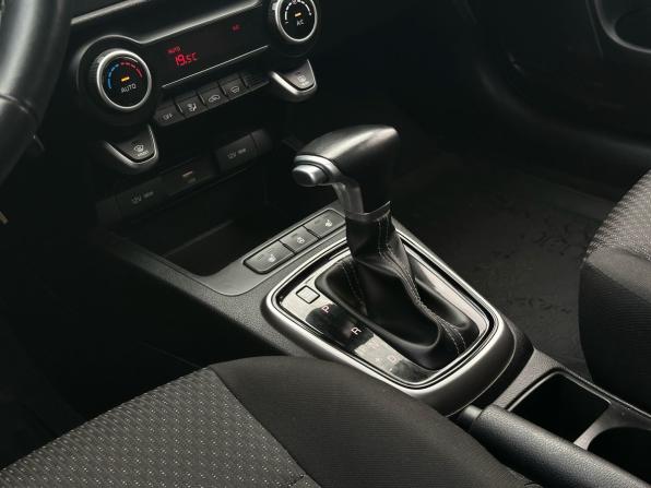Kia Rio IV Рестайлинг с пробегом 2021 года, цена 1 659 000 рублей, 80125 км, седан, Автокод Объявления