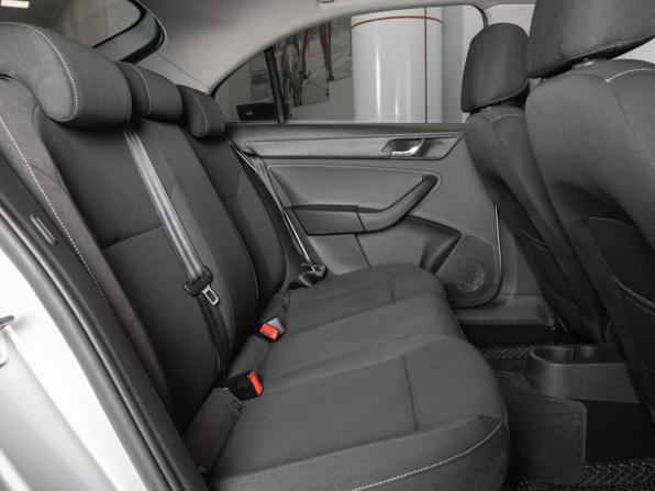 Skoda Rapid I с пробегом 2016 года, цена 1 050 000 рублей, 179000 км, лифтбек, Автокод Объявления