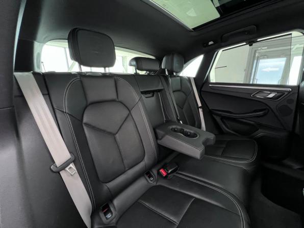 Porsche Macan I Рестайлинг 2 с пробегом 2022 года, цена 7 150 000 рублей, 55295 км, внедорожник, Автокод Объявления