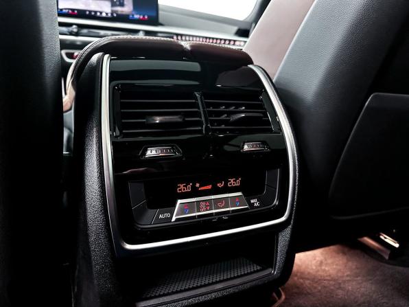 BMW X7 I (G07) Рестайлинг с пробегом 2025 года, цена 13 999 000 рублей, 19299 км, внедорожник, Автокод Объявления