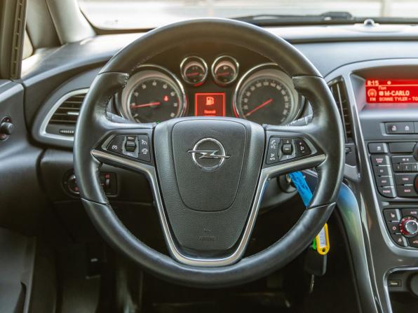 Opel Astra J Рестайлинг с пробегом 2013 года, цена 898 000 рублей, 155000 км, хэтчбек, Автокод Объявления