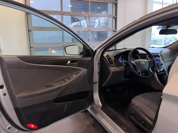 Hyundai Sonata VI (YF) с пробегом 2010 года, цена 860 000 рублей, 262012 км, седан, Автокод Объявления