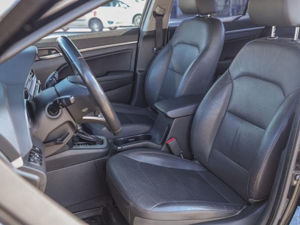Hyundai Elantra VI (AD) с пробегом 2019 года, цена 1 399 000 рублей, 186300 км, седан, Автокод Объявления
