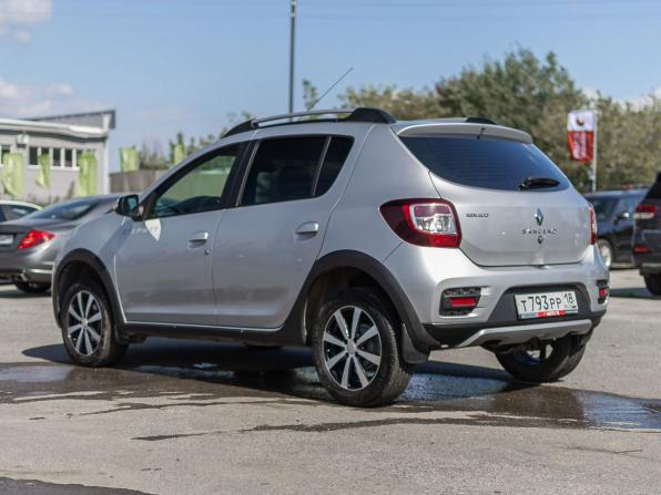 Renault Sandero II с пробегом 2015 года, цена 1 059 000 рублей, 110849 км, хэтчбек, Автокод Объявления