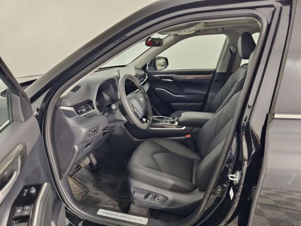 Toyota Highlander IV (XU70) с пробегом 2026 года, цена 5 890 000 рублей, 35 км, внедорожник, Автокод Объявления
