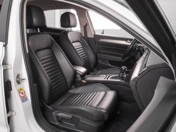 Volkswagen Passat B8 с пробегом 2018 года, цена 2 226 000 рублей, 235397 км, седан, Автокод Объявления