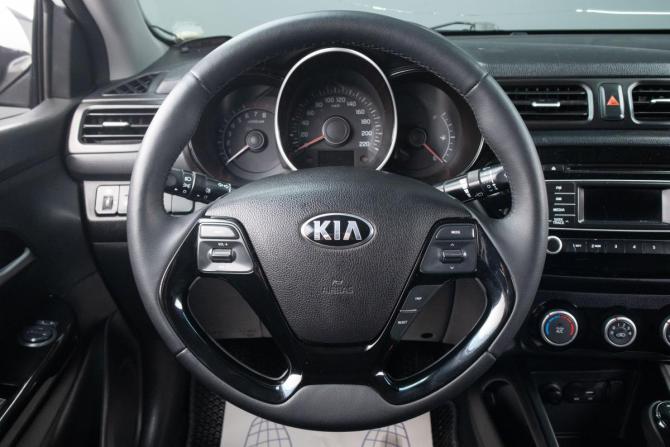 Kia Rio III Рестайлинг с пробегом 2016 года, цена 999 000 рублей, 165000 км, седан, Автокод Объявления
