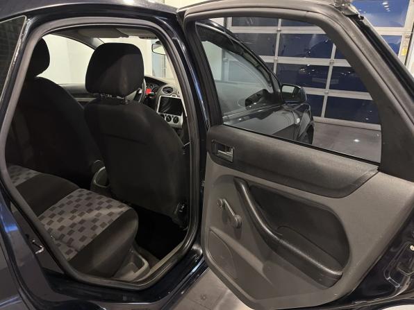 Ford Focus II с пробегом 2007 года, цена 370 000 рублей, 295249 км, хэтчбек, Автокод Объявления