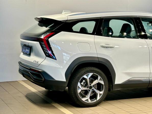 Geely Atlas II с пробегом 2023 года, цена 2 709 000 рублей, 29000 км, внедорожник, Автокод Объявления
