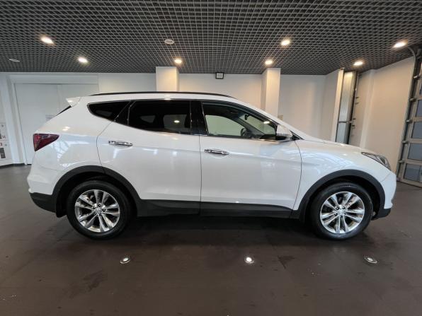 Hyundai Santa Fe III Рестайлинг с пробегом 2017 года, цена 2 400 000 рублей, 198307 км, внедорожник, Автокод Объявления