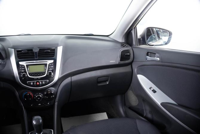 Hyundai Solaris I с пробегом 2013 года, цена 569 000 рублей, 318000 км, седан, Автокод Объявления