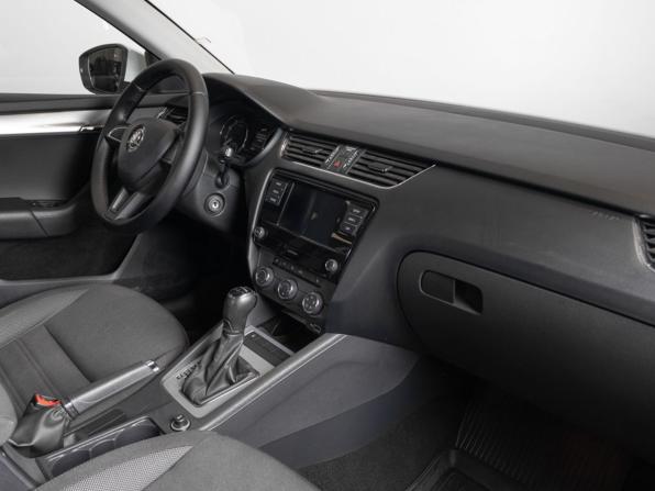 Skoda Octavia III (A7) Рестайлинг с пробегом 2019 года, цена 1 803 900 рублей, 93893 км, лифтбек, Автокод Объявления
