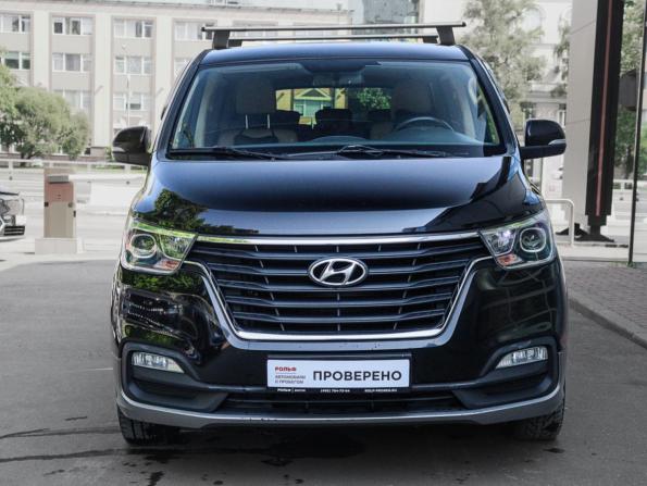Hyundai H-1 II Рестайлинг 2 с пробегом 2018 года, цена 2 650 000 рублей, 156803 км, минивэн, Автокод Объявления